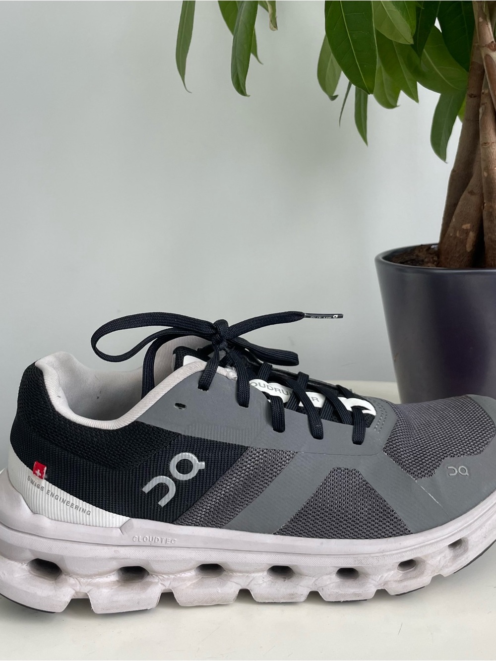 Women Size 7.5 On Running Cloudrunner Eclipse Black Gray Running Shoes